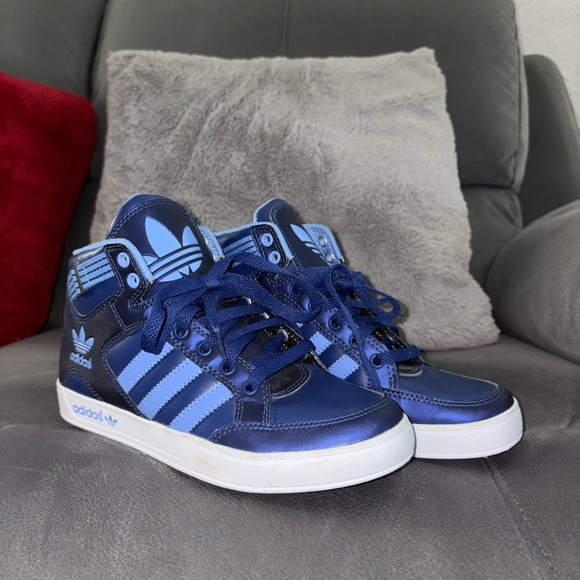 💙Adidas shoes💙 - Picture 1 of 5